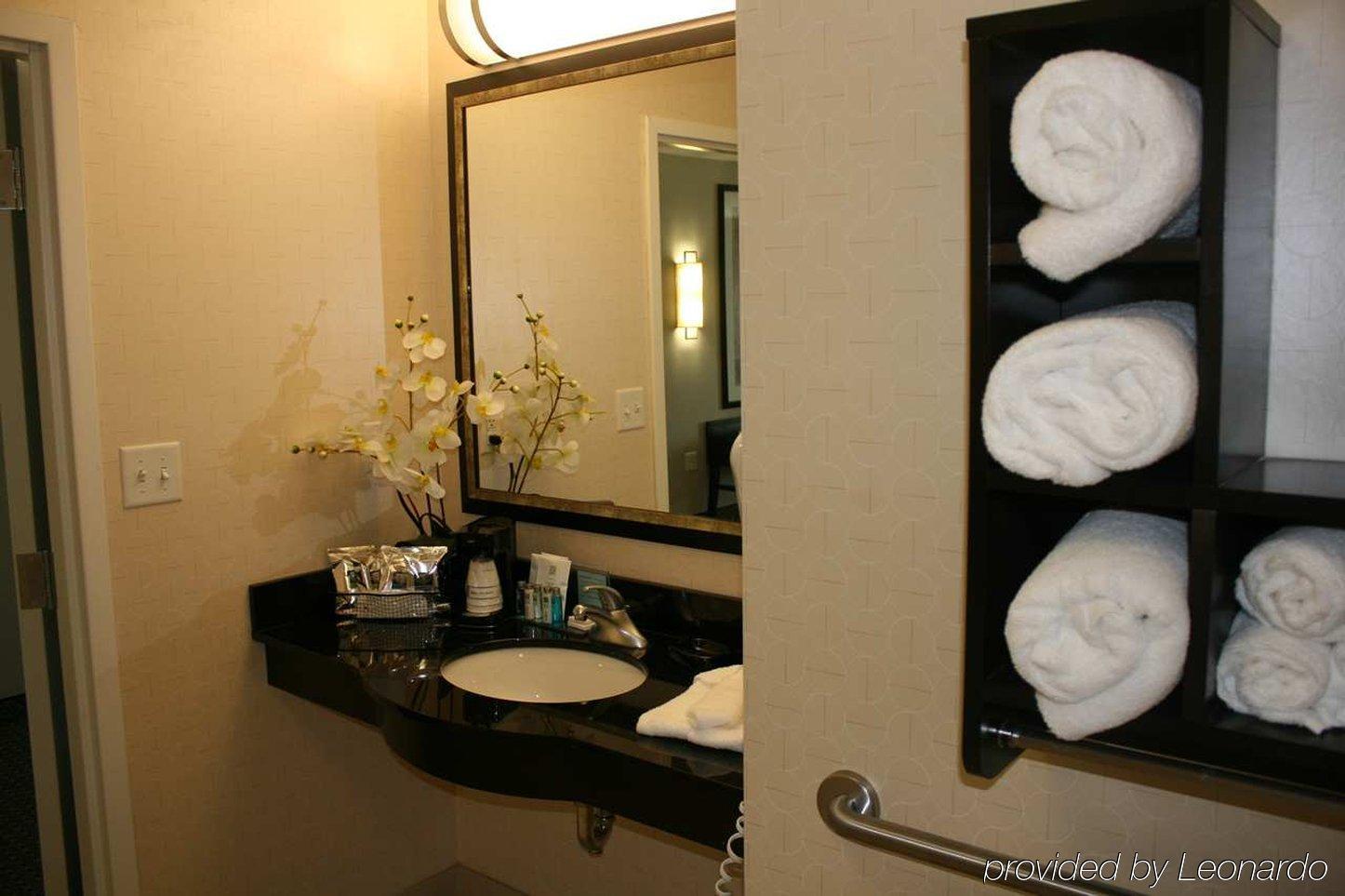 Hampton & Chicago Southland-matteson 3*